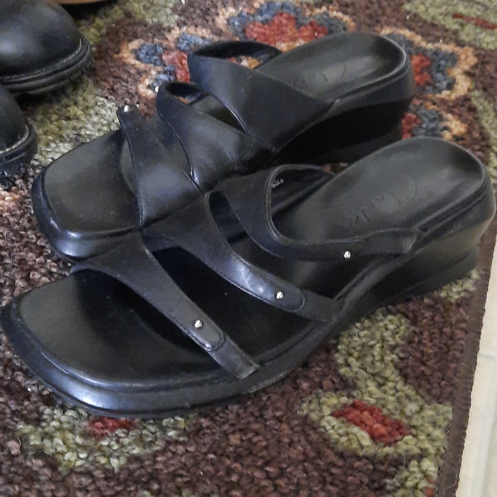 Sandles